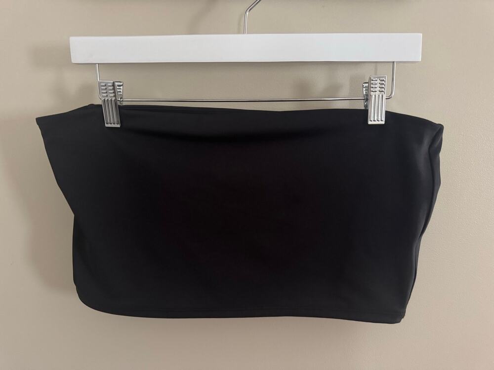 Express Body Contour High Compression Cropped 
Black Tube Top Size Large